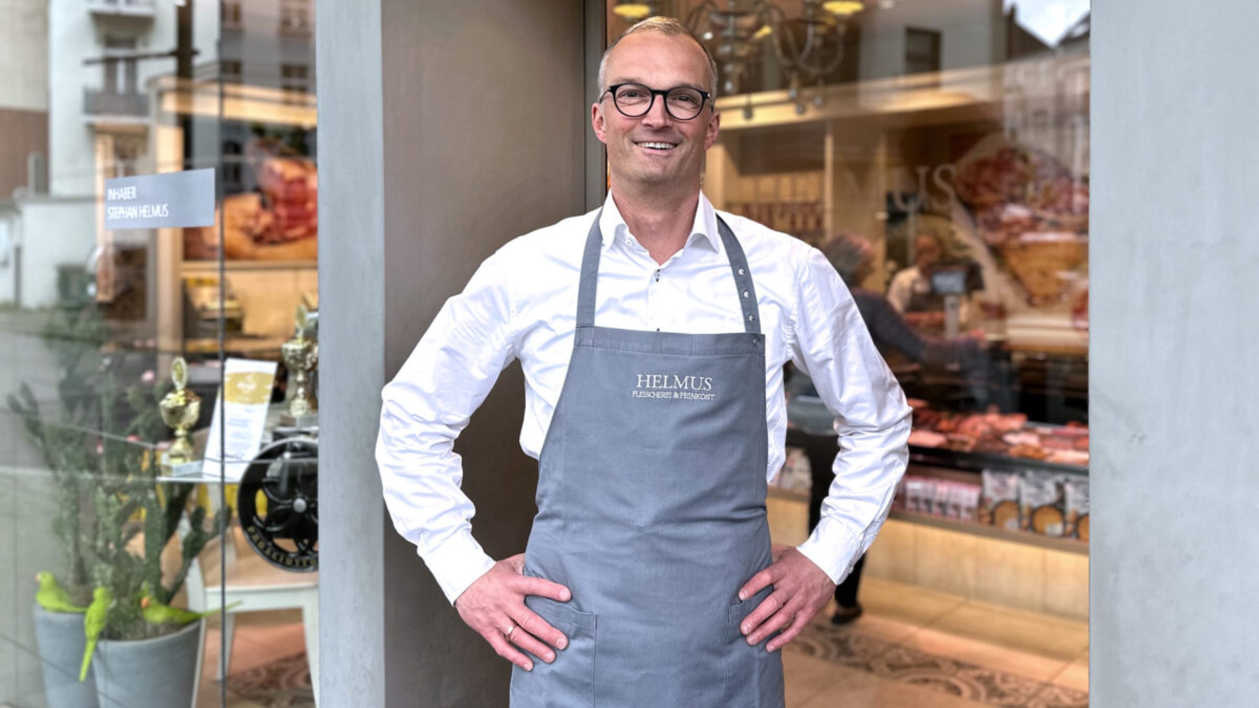 Stephan Helmus blickt freundlich in die Kamera